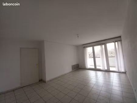 appartement t3 résidence suzanne de villeneuve mouans sartoux