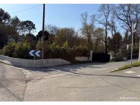 location  terain