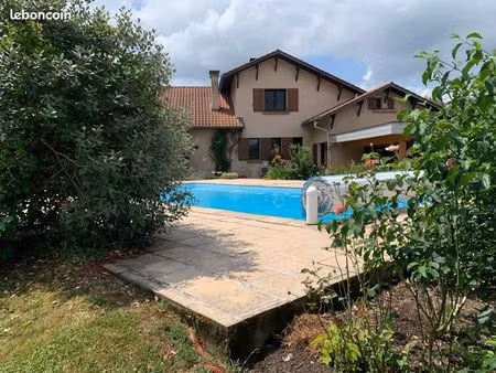 maison 180 m2 avec piscine
