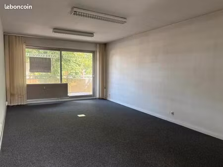 bureau 57 m²