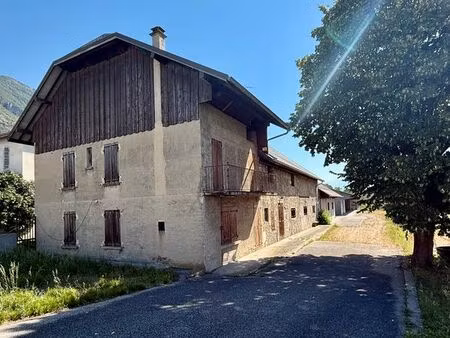 maison a renover arbin