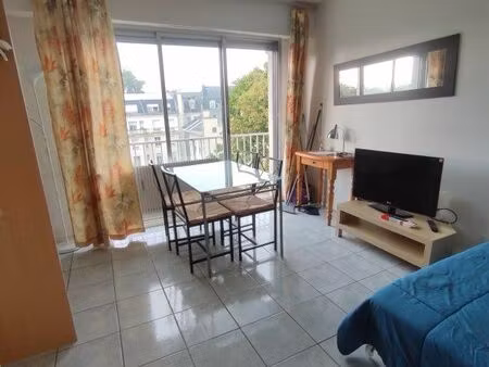 studio 23 m2 lumineux avec balcon  bien équipé