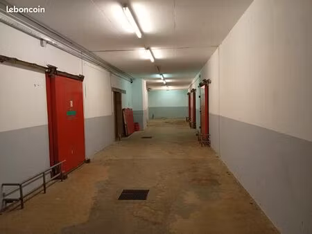 loue box stockage 28m carré