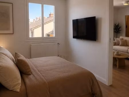 t2 meublé refait à neuf - centre-ville