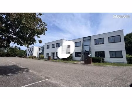 local bureaux 258 m²