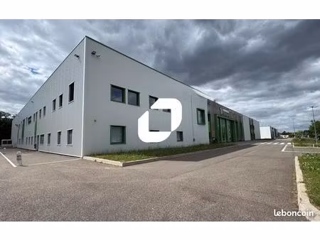 local d'activité 4 728 m²