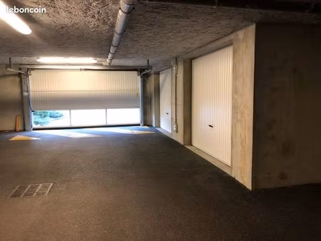 recherche garage à louer
