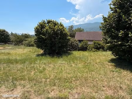 terrain 525 m² bassy