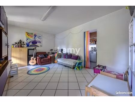 appartement 5 pièces 92 m²