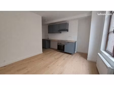 location t2 rénové avec jardin