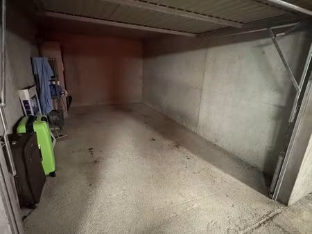 grand box / garage fermé 18 m² proche télécabines