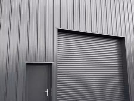 local d'activités / artisanal et entrepôt de 90 m2