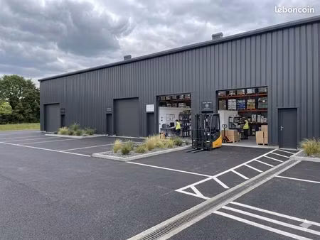 local d'activités / artisanale et entrepôt de 190 m2