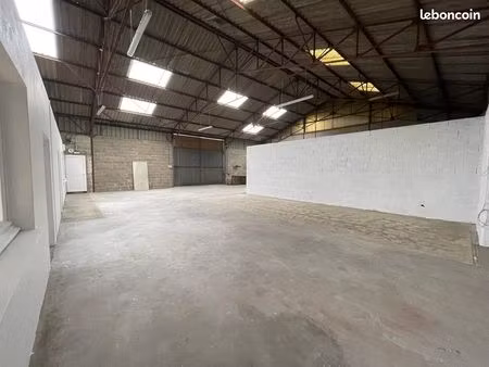 entrepôt local et bureaux 320m2 yvré l'eveque