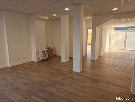 local commercial rénové de 95 m² à louer – cluses