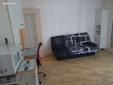 studio meublé de 23 5 m² - avenue bollée le mans - place de parking – local vélo