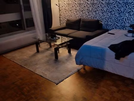 vends studio hyper centre