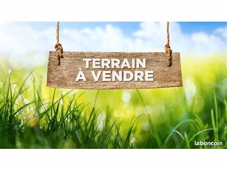 terrain 598 m² flocques
