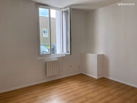 appartement refait à neuf  dans petit immeuble de 6