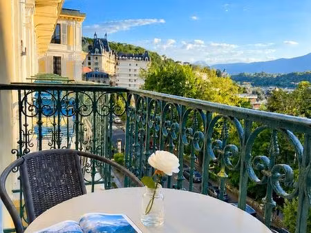 t1 rénové 26 m² avec balcon  vue parc  vendu meublé