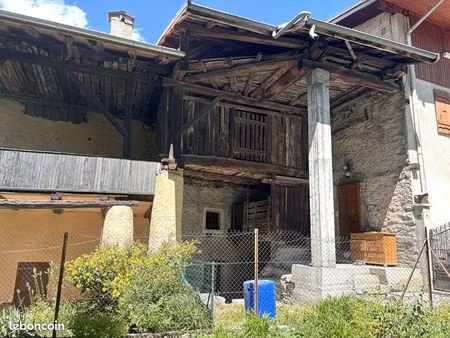grange 2 pièces 200 m²