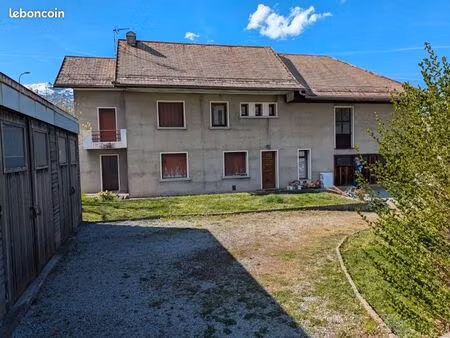 maison 8 pièces 110 m²