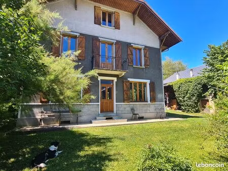 maison 8 pièces 200 m²