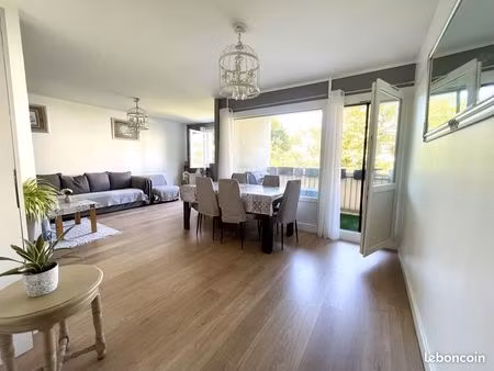 appartement lumineux dans un cadre verdoyant proche du centre d'annecy