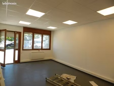 bureau 32 m²