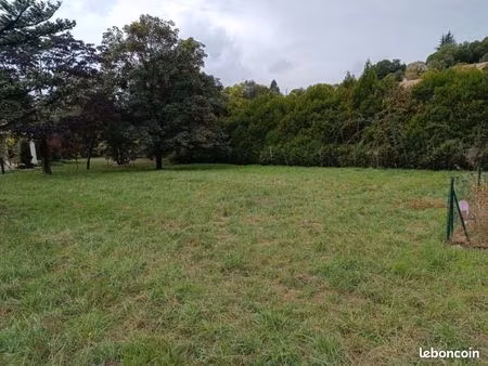 terrain 1 457 m² fontaine le port
