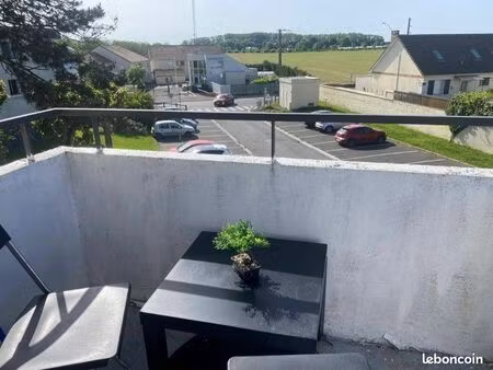 t3 lumineux – dernier étage  balcon vue champs  parking et cave – coubert
