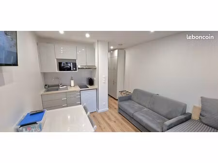 studio 200m du rer a