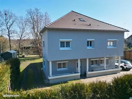 maison 8 pièces 157 m²