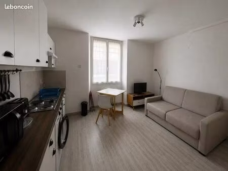 location studio meublé - 20m2 - versailles - quartier notre dame