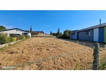 terrain 801 m² saint-pardoux-soutiers