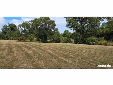 vend beau terrain viabilisé de 902 m² à saint-gelais