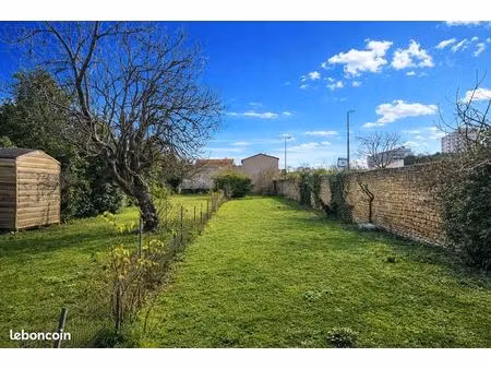 terrain de 420m2 en plein centre-ville