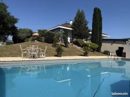 villa 6 pièces 140 m²