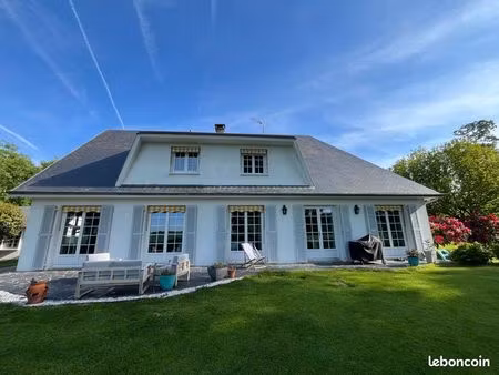 maison avec beaucoup de charme à découvrir sans tarder