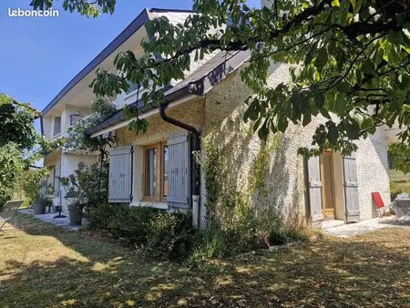 maison 8 pièces 179 m²