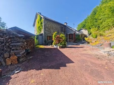 batisse de charme  ancienne laiterie rénovée avec jardin