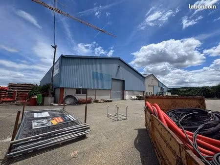 hangars professionnels – 1 570 m² couverts sur terrain de 3 000 m²