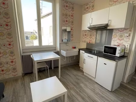 t2 meublé - 31 m² - disponible immédiatement