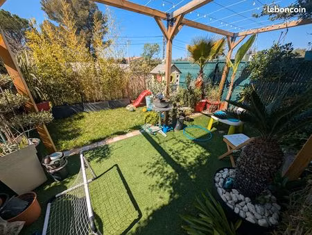 villa 4 pièces 80 m²