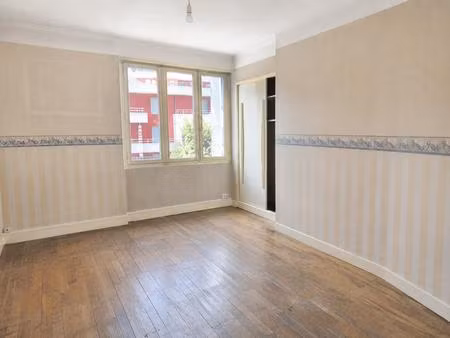 f2 - quartier saint-alyre