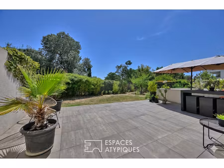 appartement de grand standing avec parking et extérieur de 150m2