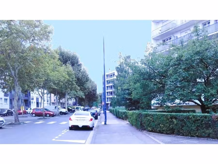 appartement 2 pieces balcon avec place de stationnement privee a louer a metz sablon