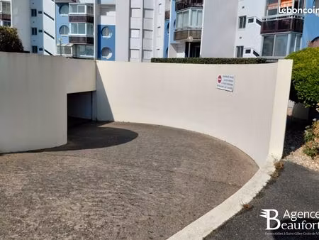 parking/box saint gilles croix de vie