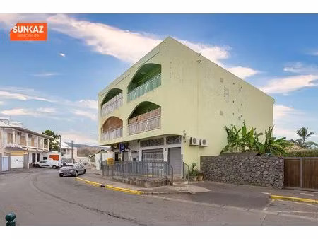 local commercial 65 m² à la possession - proche poste et gabie
