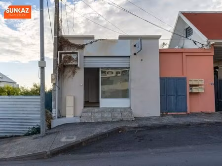 a louer à saint-pierre local commercial ou professionnel de 40